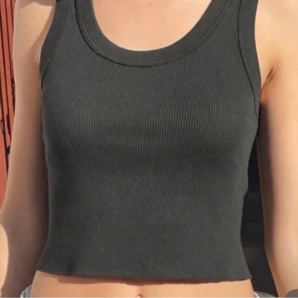 TNA Aritzia Black Ribbed Cropped Raw Edge Hem Tank Top Size 2XS